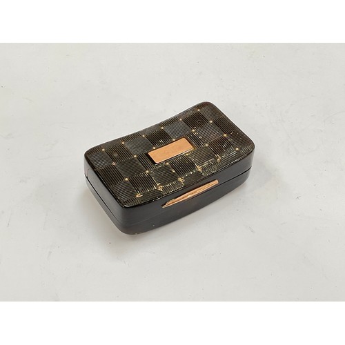 8575 - ATTRIBUTED TO NAPOLEON BONAPARTE: An early 19th Century black lacquered snuff box, the lid with cheq... 