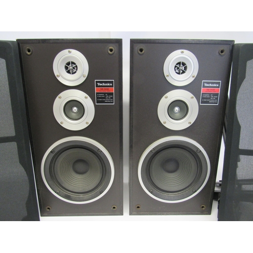 5325 - A pair of Technics SG-3430 100 watt speakers and a pair of AVF wall brackets