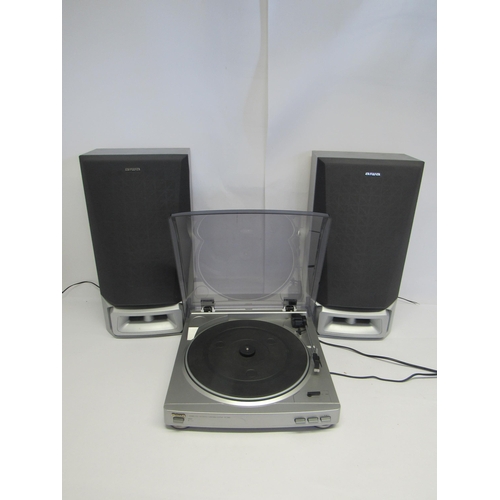 5309 - An Aiwa PX-E860 turntable and speakers