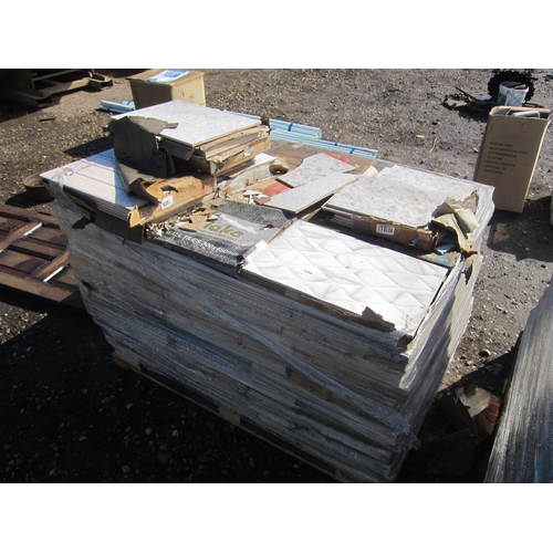 3596 - A pallet of boxed decorative ceramic tiles a/f        (R) £20