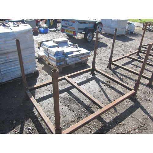 3607 - A box steel pallet    (R) £40