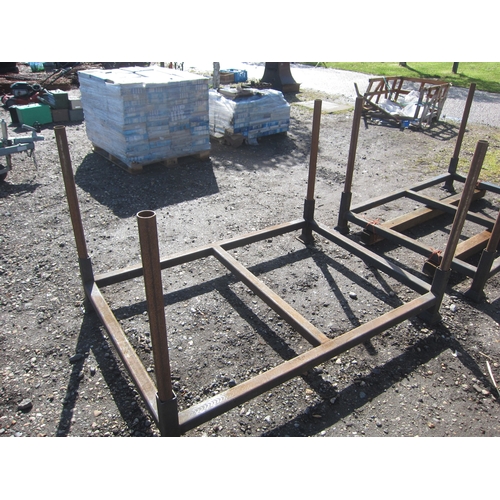 3609 - A box steel pallet    (R) £40