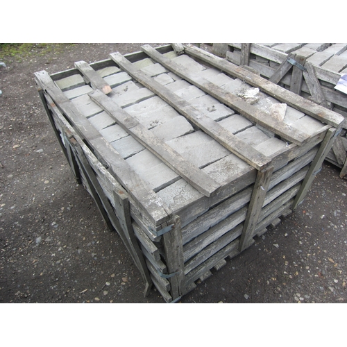 3612 - A pallet of grey rustic setts