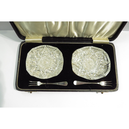 4407 - Two glass dishes with silver forks, cased