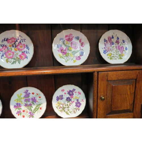 4044 - Eight Royal Albert limited edition collectors plates depicting still life of flowers