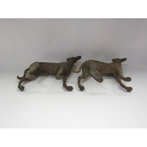 4273 - A pair of brass hunting hounds, 14cm tall at highest point