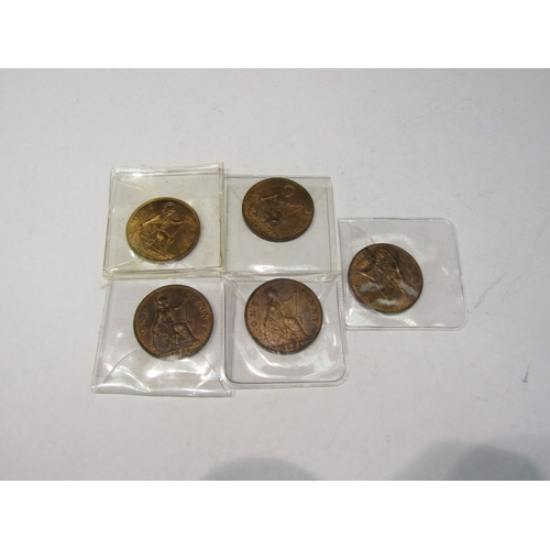 4332 - A collection of British bronze coinage from Victoria young head, large half pennies and pennies to G... 