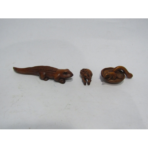 4347 - Five boxwood netsuke, Horse, Deer, Mushroom, Rats on a fan and Lizard, four signed