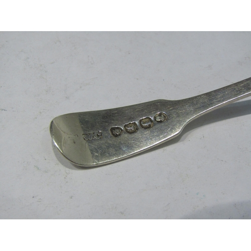 4361 - A Georgian silver sifter spoon with engraved crest to handle, London 1821, length approximately 10cm