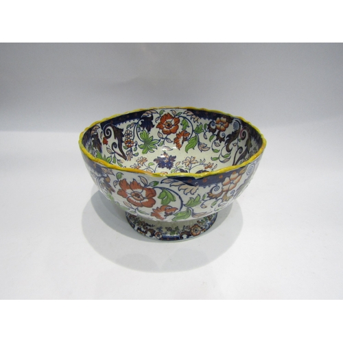 4400 - An Amherst Imari pattern fruit bowl, 27cm diameter     (R) £20