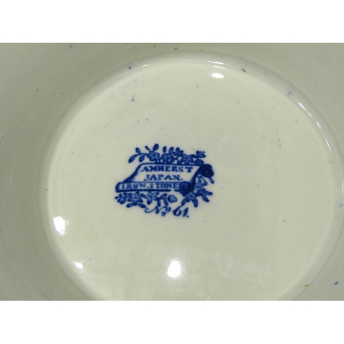 4400 - An Amherst Imari pattern fruit bowl, 27cm diameter     (R) £20