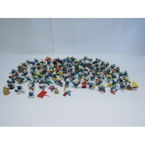 7022 - A good collection of vintage Schleich and Peyo Smurf figurines (approx. 101)