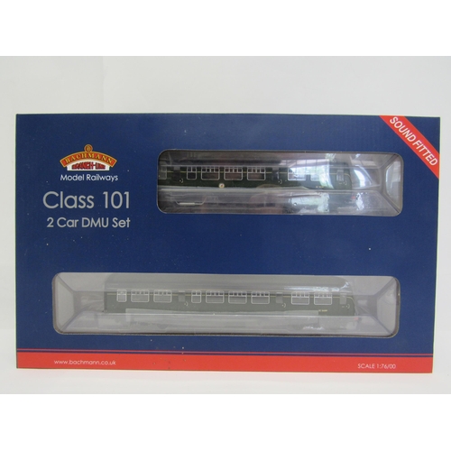 7389 - A boxed Bachmann Branch-Line 00 gauge model railway 32-285ASF Class 101 DMU 2 Car Set in BR green wi... 