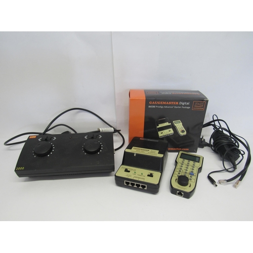 7369 - A boxed Gaugemaster DCC02 Prodigy Advance model railway digital controller starter package (no inner... 