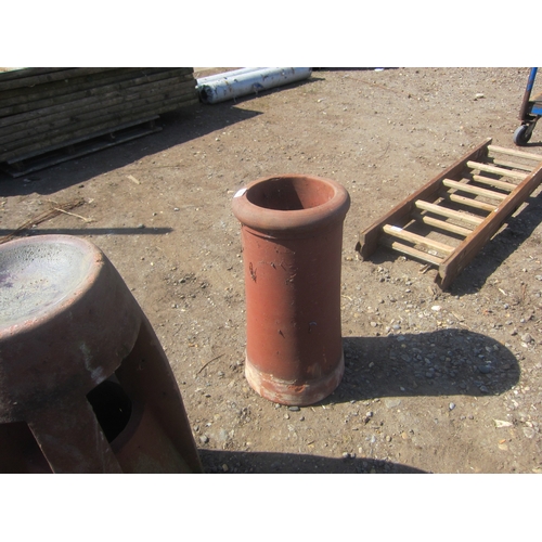 3601 - A cannon top chimney pot     (E) £15-30