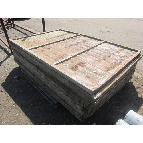 3632 - A pallet of 6' x 4' close-board fence panels