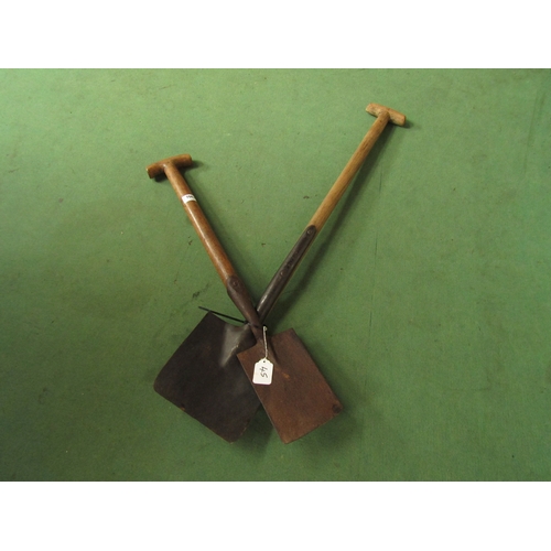 7062 - Lady's spade and Lyndon spade