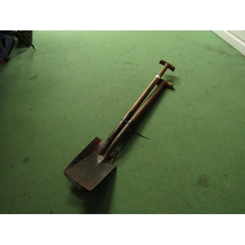 7074 - S.K.J.O spade and English Tools border spade   (E)  £10-15