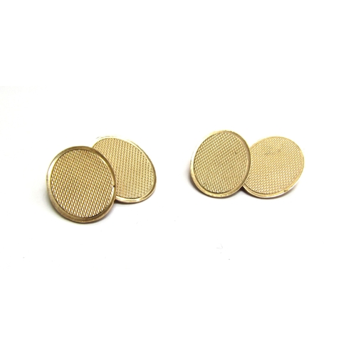 9094 - A pair of 9ct gold cufflinks, 3.8g