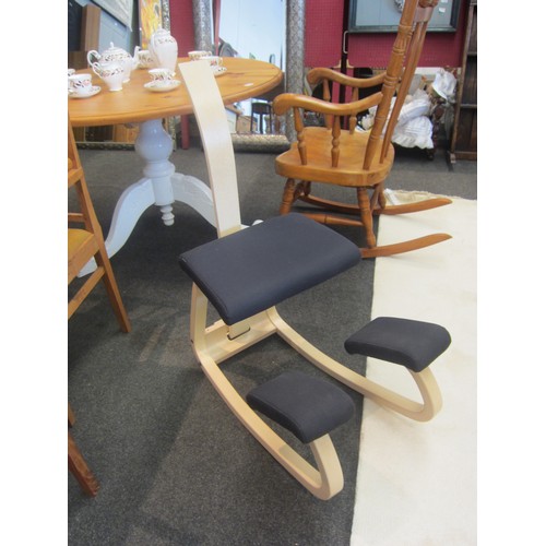 1068 - A Varier 1970's style kneeling chair