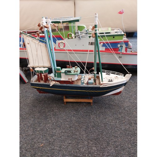 1473 - Three various fishing boat models