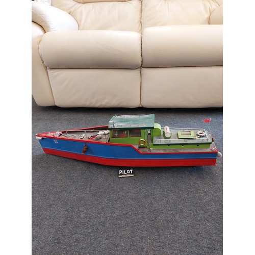 1473 - Three various fishing boat models