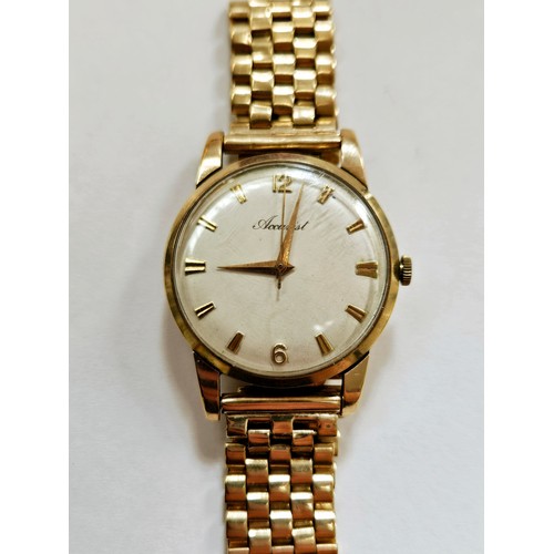 8175 - A 1950's Accurist gentleman's manual wind wristwatch, 9ct gold case and strap, with case and 1959 da... 