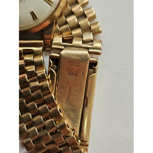 8175 - A 1950's Accurist gentleman's manual wind wristwatch, 9ct gold case and strap, with case and 1959 da... 