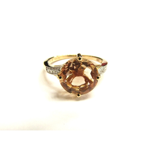 9059 - A 14ct gold morganite and diamond ring. Size N/O, 2.8g