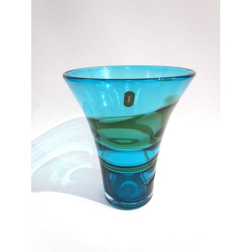 7195 - A Whitefriars flared ribbon trail vase designed by Geoffrey Baxter, No.9708 in Kingfisher Blue and g... 