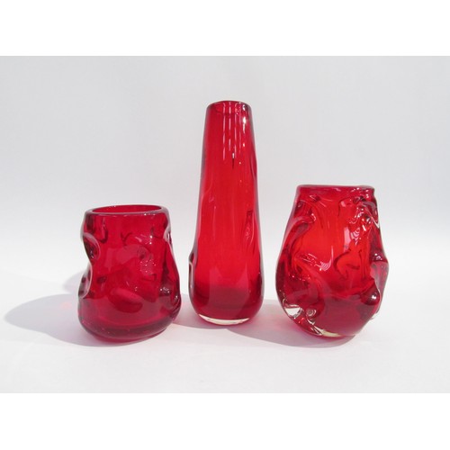 7212 - Three Whitefriars Knobbly range vases , various shapes and sizes in Ruby colourway. Tallest 25cm    ... 