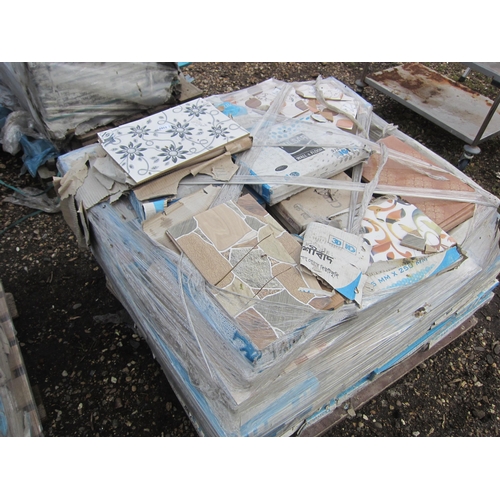 3286 - A pallet of boxed decorative ceramic tiles a/f