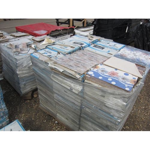 3294 - A pallet of boxed decorative ceramic tiles a/f