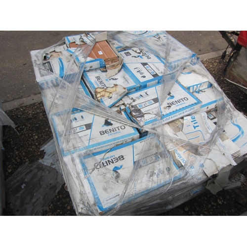 3297 - A pallet of boxed decorative ceramic tiles a/f