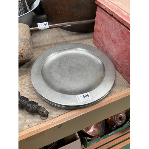 2288 - A set of six pewter plates, 27cm diameter