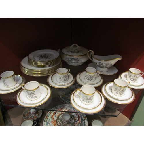 4302 - A Spode 'Chatham' part dinner and coffee service (37 pieces)