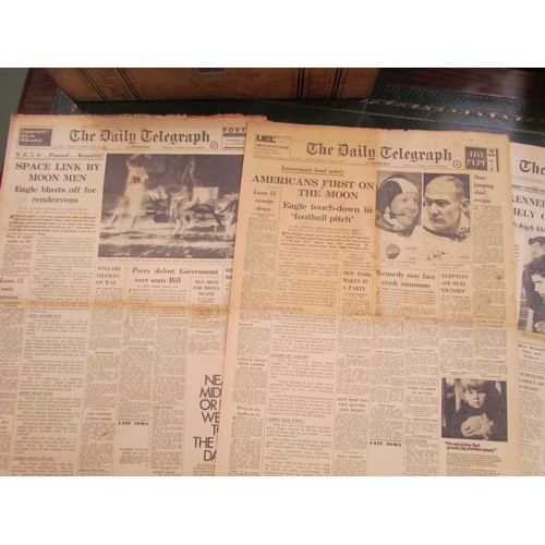 4115 - (Moon landing, JFK assassination etc.) A small collection of newspapers, the content covering histor... 