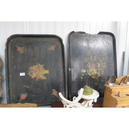 2122 - Four Victorian papier mache trays, a/f