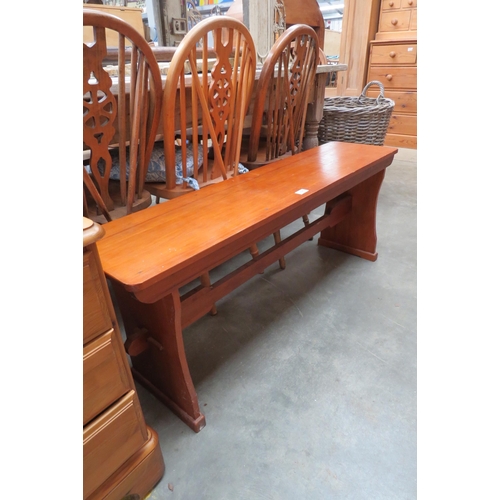 2362 - A beech bench   (E)   £20-30