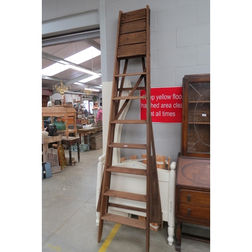 2405 - A vintage orchard ladder    (R)  £60