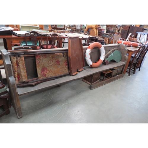 2310 - A large Victorian oak church pew 291cm     (R)  £80