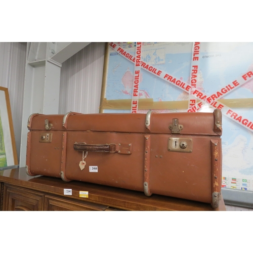 2466 - A vintage travel case