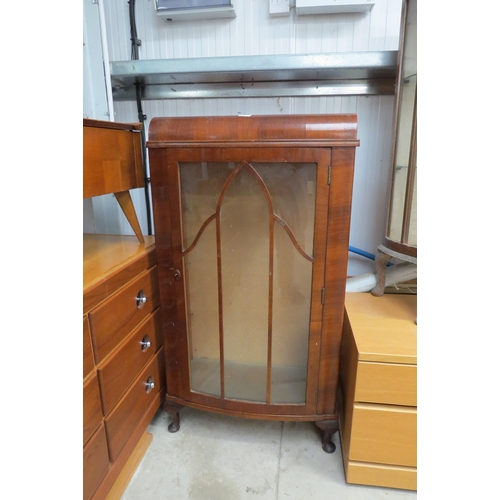 2492 - A 1930's walnut display cabinet    (E)  £10-15