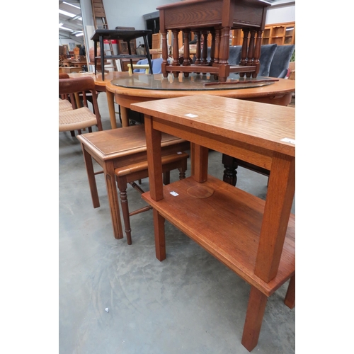 2512 - Four occasional tables one with marble inset top