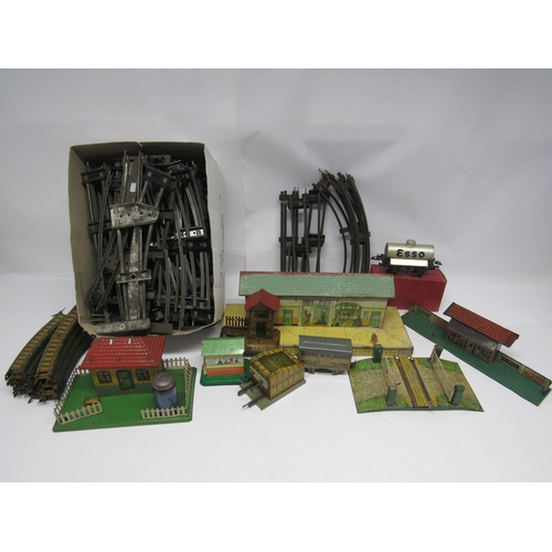 7359 - A collection of loose and playworn litho-printed 0 gauge model railway buildings and accessories inc... 