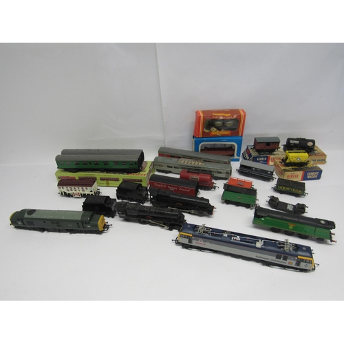 7373 - A collection of loose and playworn 00 gauge model railway locomotives and rolling stock including Ho... 