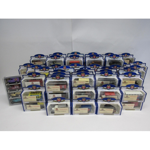 7229 - A collection of Oxford Diecast boxed diecast vehicles including Exclusive Edition Harry Houdini set ... 