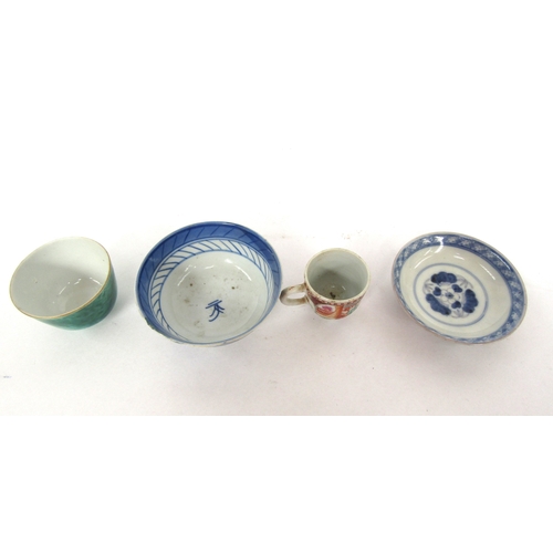 5032 - A late 18th century Chinese Famille Rose small cup, green glazed tea bowl and blue and white items(4... 