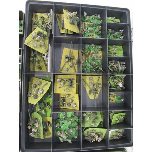 7292 - A collection of hand painted plastic and metal wargames WWII military miniature figures and dioramas... 