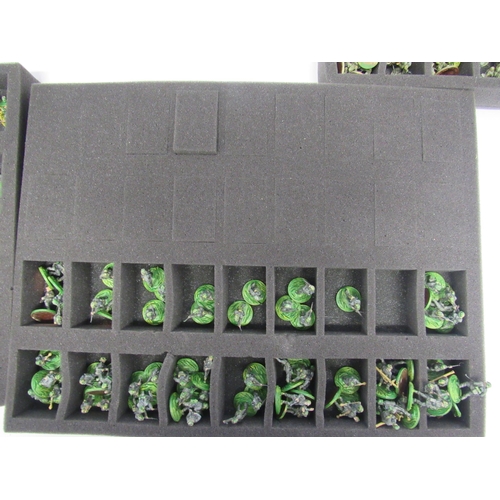 7290 - A collection of hand painted plastic and metal wargames WWII military miniature figures and dioramas... 